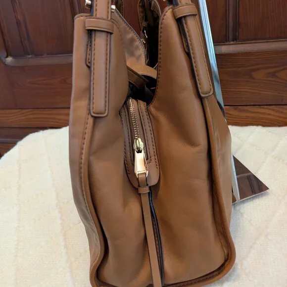 Coach #32221 Madison Carlye Tan Smooth Leather Shoulder Purse Bag - Picture 4 of 16